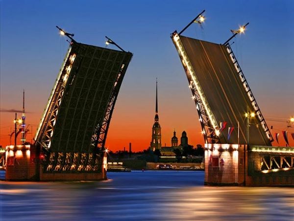 8 Марта более 10 музеев в Санкт-Петербурге примут посетительниц бесплатно